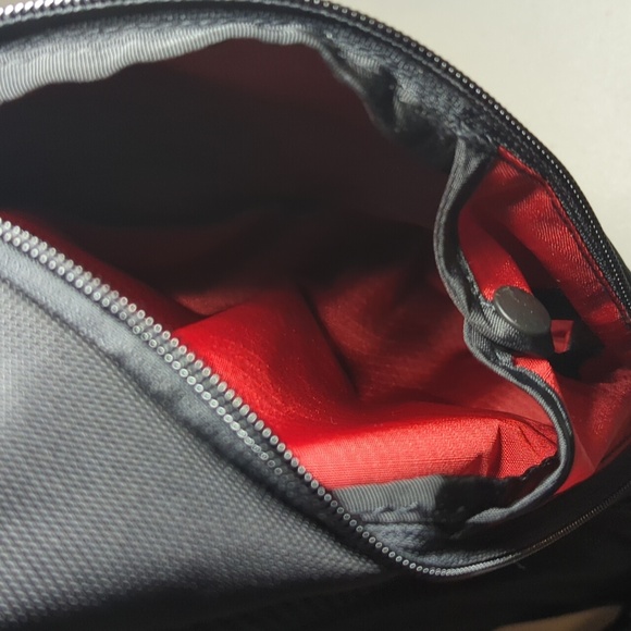 TOM BIHN Smart Alec in Ursa 525 Ballistic / Sangria 210 Cerylon - Picture 4 of 7